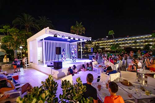  entertainment hotel la siesta tenerife alexandre hotels